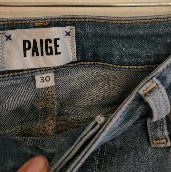 Paige | Hoxton Straight Crop Light Wash Jeans - Picture 3 of 9
